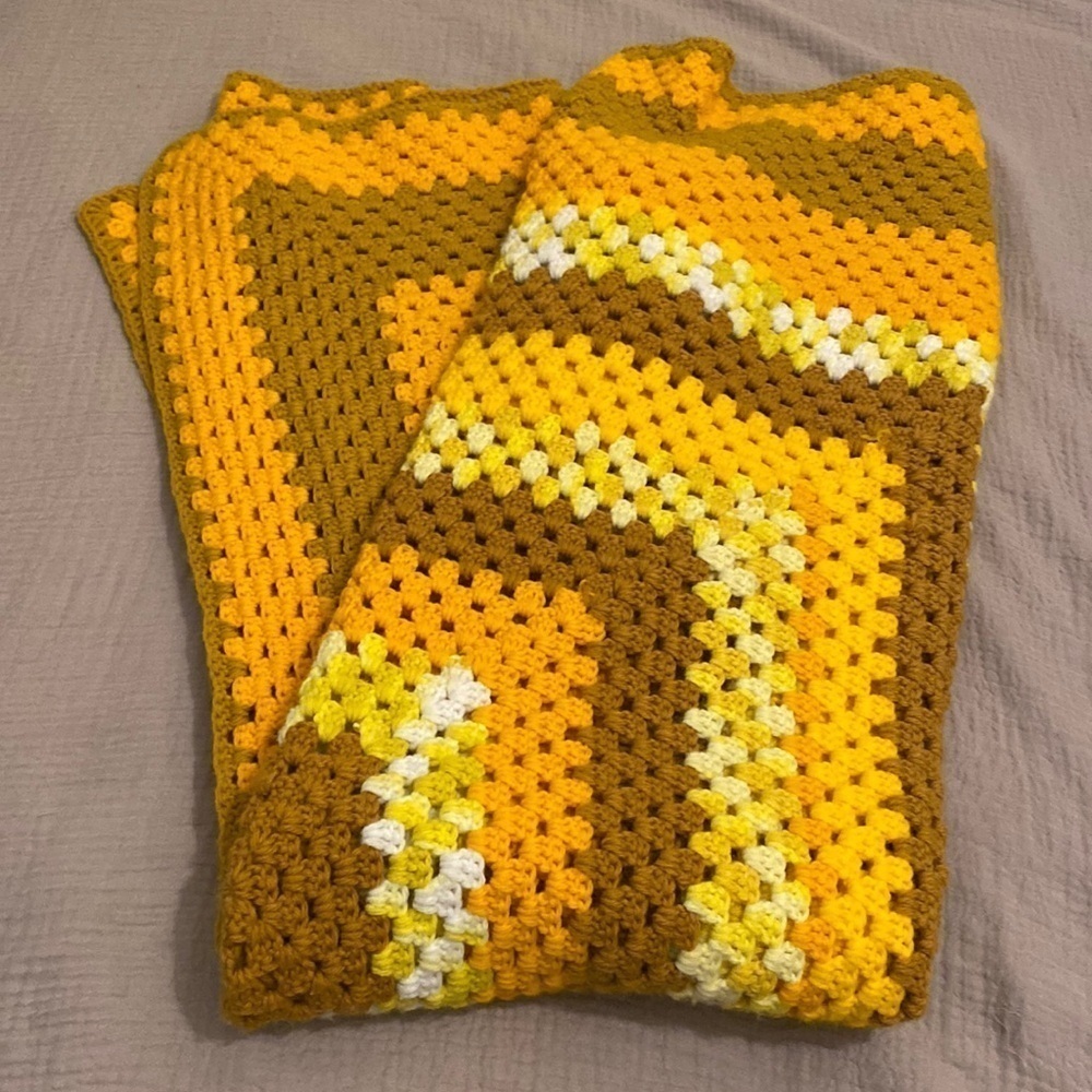 Yellow & Orange crochet blanket. Very good condition. 56”56” - Picture 2 of 4